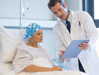 Úzkosť pri karcinóme prsníka pociťuje takmer tretina žien. Potlačte ju bez rizika ovplyvnenia hormonálnej liečby.